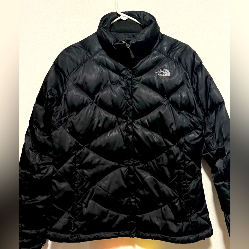 Women’s Large North Face 550 Puffer Coat.
